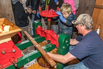 Community members take part in annual Apple Cider Pressing