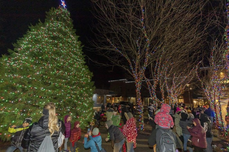 Washougal lights up the night with Christmas parade
