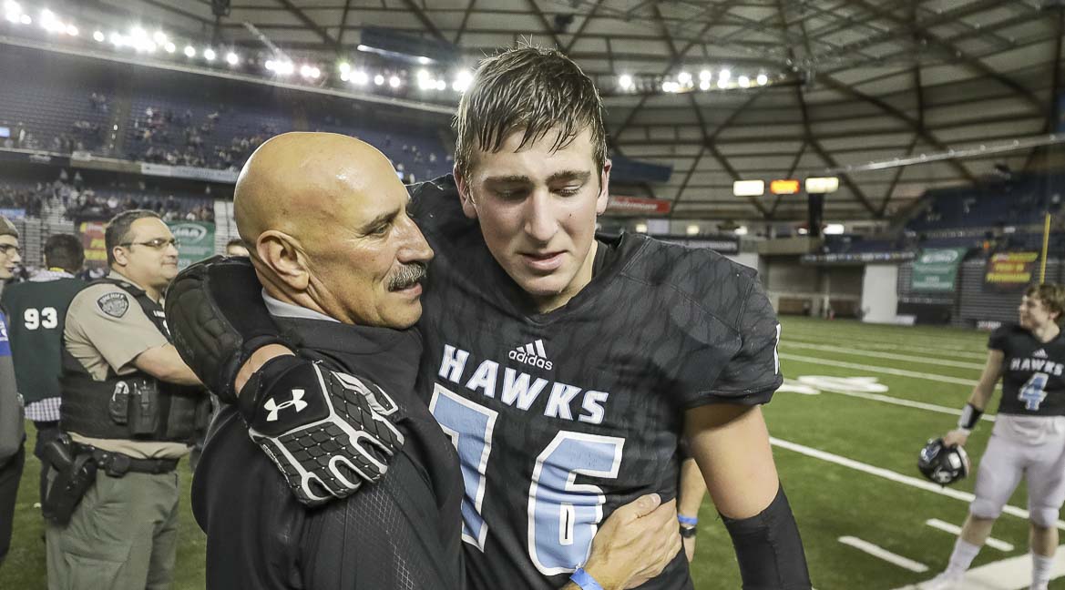 Hockinson alters offensive identity to repeat as state football ...