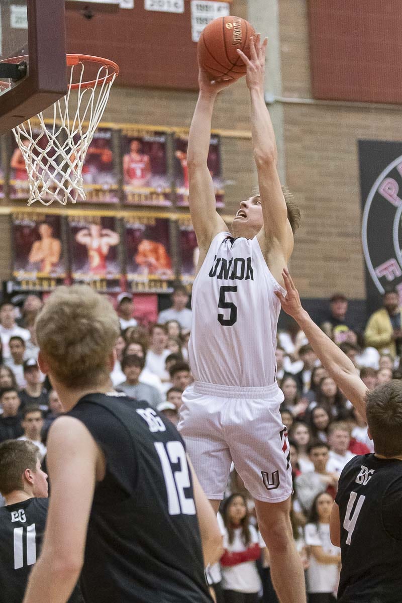 Union’s Tanner Toolson scored 32 points in Saturday’s bi-district championship victory. Photo by Mike Schultz