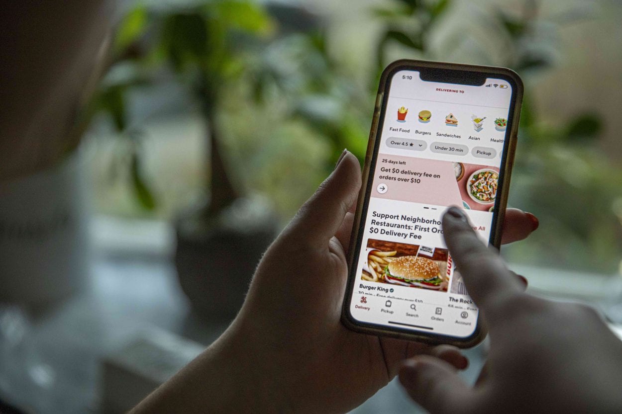 DoorDash is an app-based service that allows users to order delivery from nearly any restaurant in their vicinity for little to no additional cost. Photo by Jacob Granneman