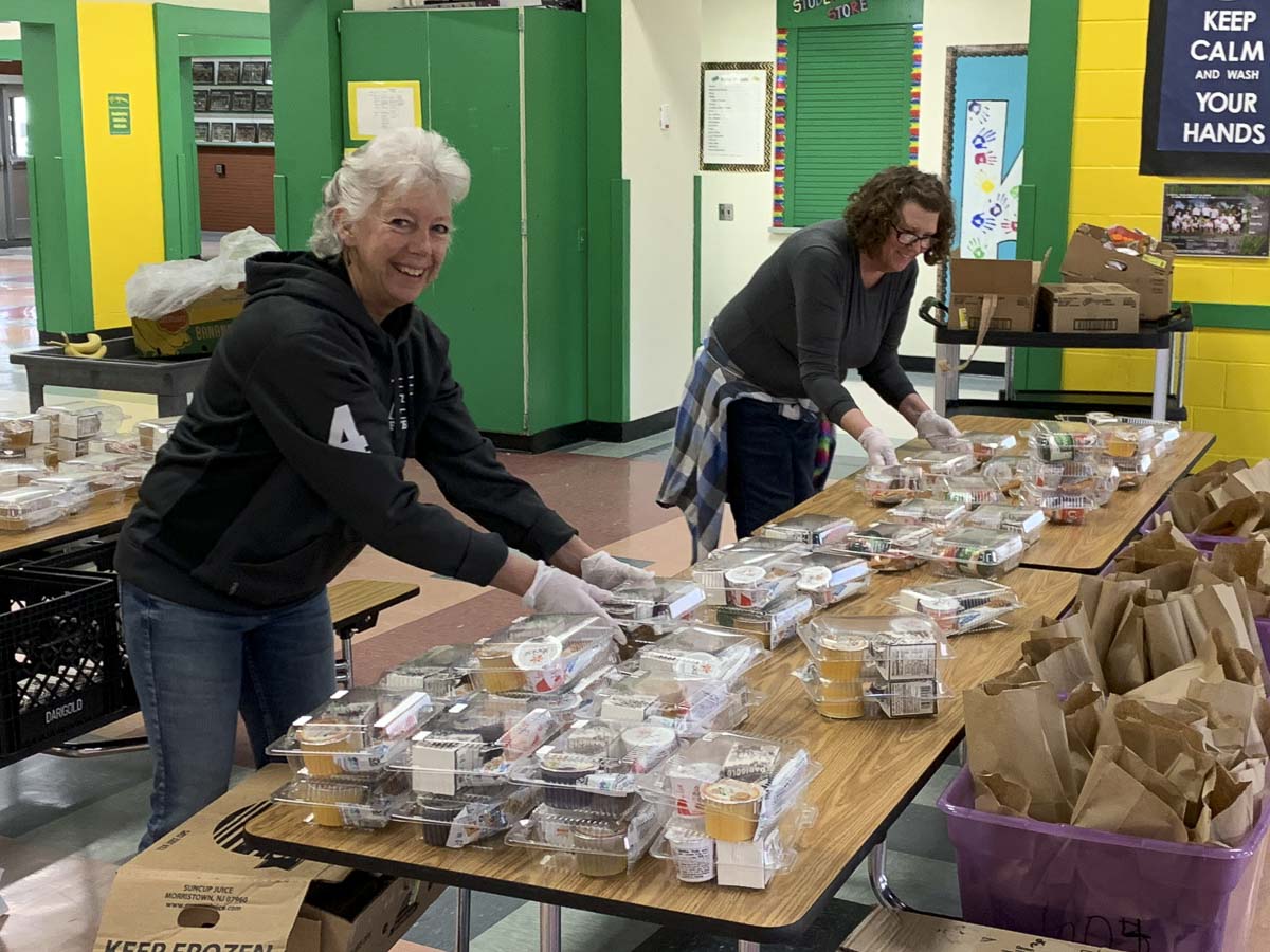 Woodland Public Schools, packed and delivered, 800 bags, breakfast and lunch, Woodland School District, COVID-19, school closure