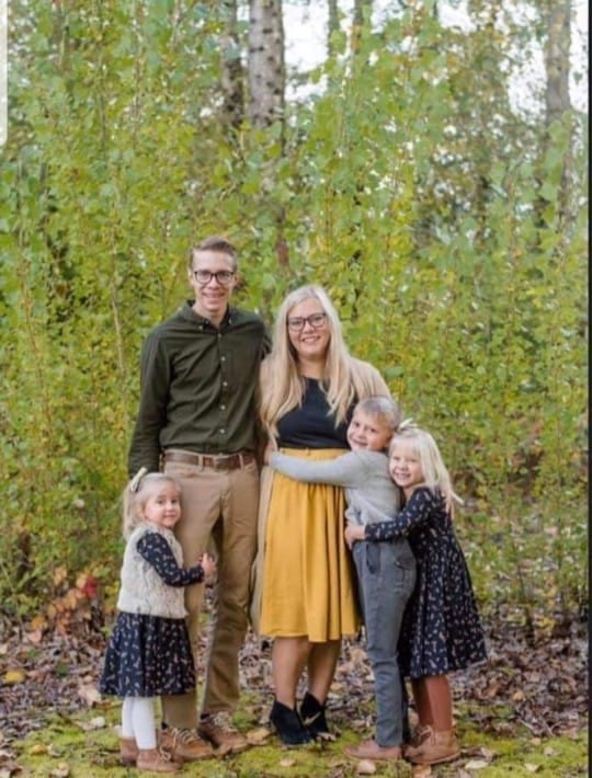 Rosa Wilson, 31, pictured with her husband and three children. Wilson died Friday in a head-on crash on SR-503 in Battle Ground. Her 5-year-old daughter was also killed. Photo courtesy Kenda Somero via Facebook