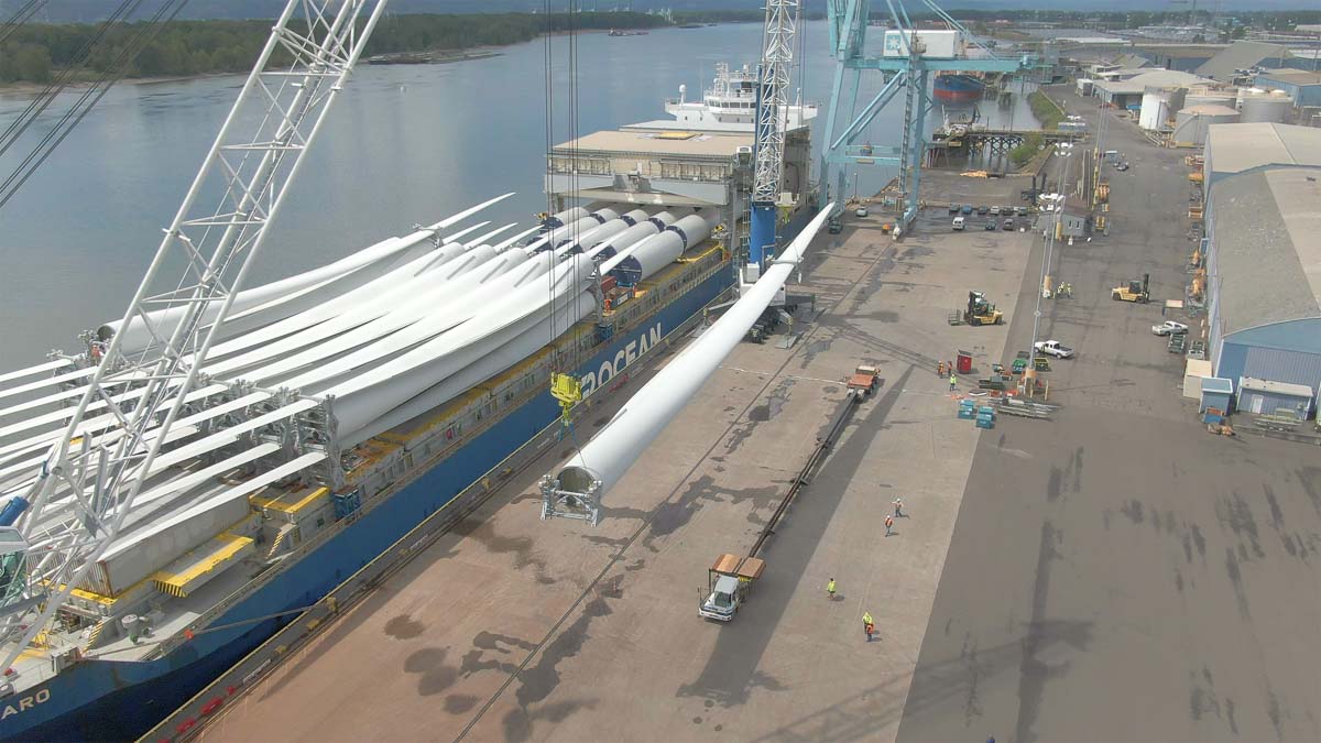 The delivery is a joint effort between the turbine manufacturer Goldwind and the wind project owner Potentia Renewables. Photo courtesy of Brett Eichenberger, Resonance credit/Port of Vancouver