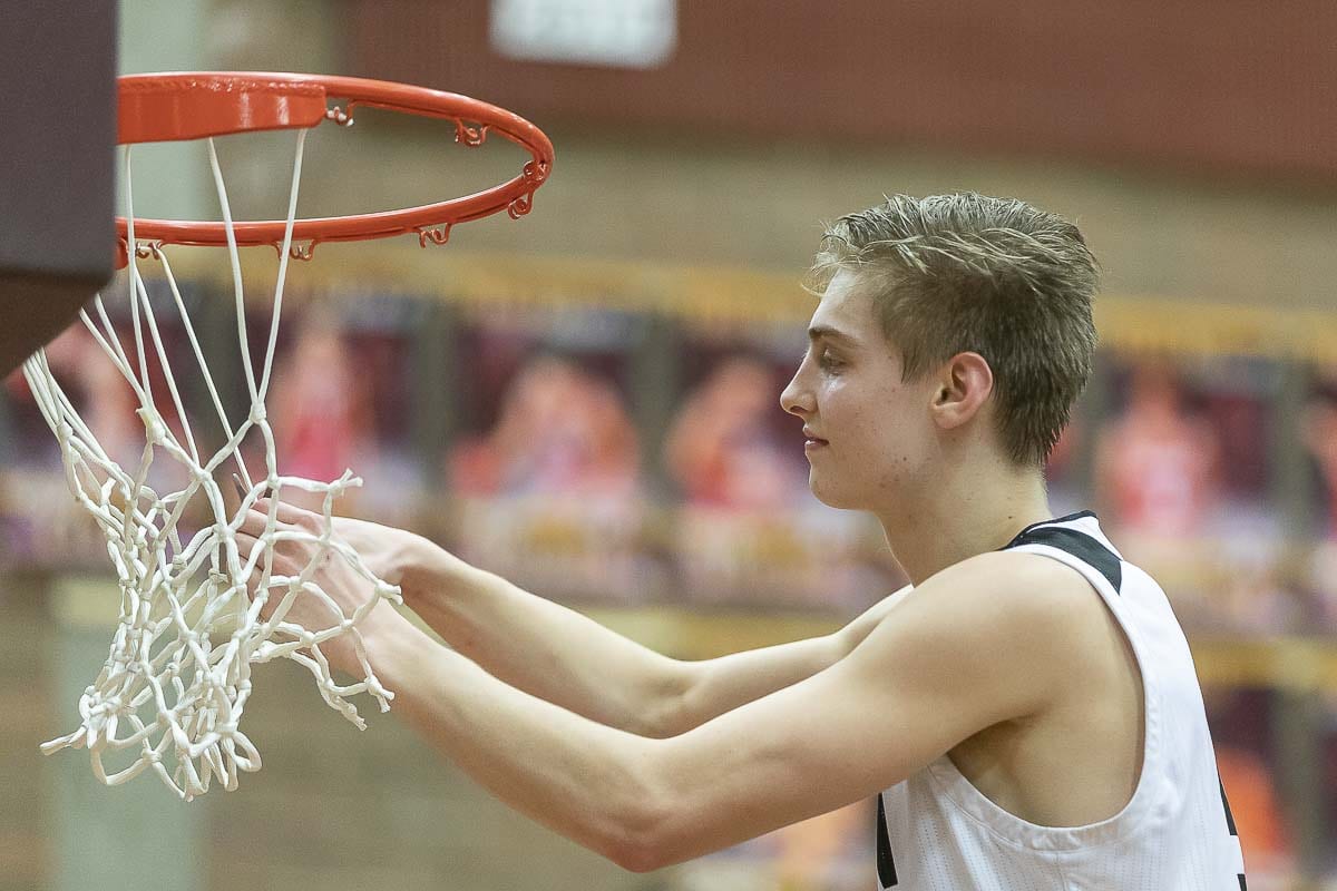 Tanner Toolson of Union made his college choice Thursday. He will play for Brigham Young University. Photo by Mike Schultz