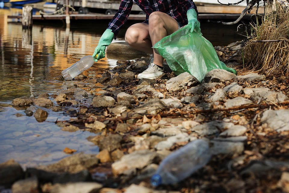 Single-use plastic bags are a main source of pollution, and contamination for recycling programs. Photo via Washington Dept. of Ecology