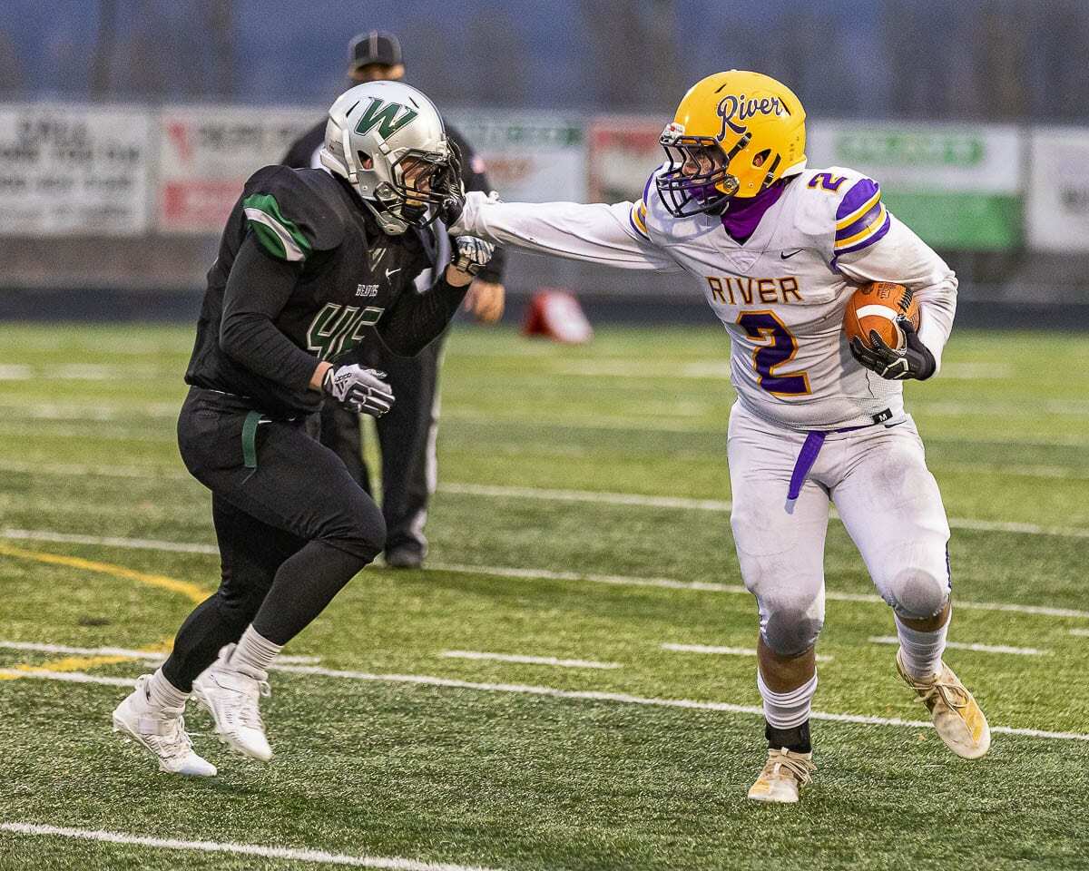 Columbia River tight end Adam Huerena had five receptions for 56 yards and a touchdown. Photo by Mike Schultz