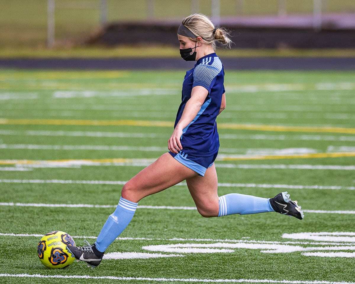 Hockinson’s Kati Waggoner in action Saturday during the Hawks’ 2-0 win over Tumwater to claim the Class 2A District 4 championship. Photo by Mike Schultz