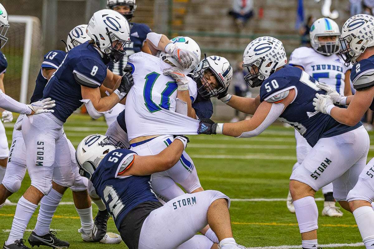 The Skyview defense had its moments, too, in the win over Mountain View. Photo by Mike Schultz