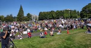 Over 1,000 workers protest vaccine mandate in Olympia as workers union sues the state.