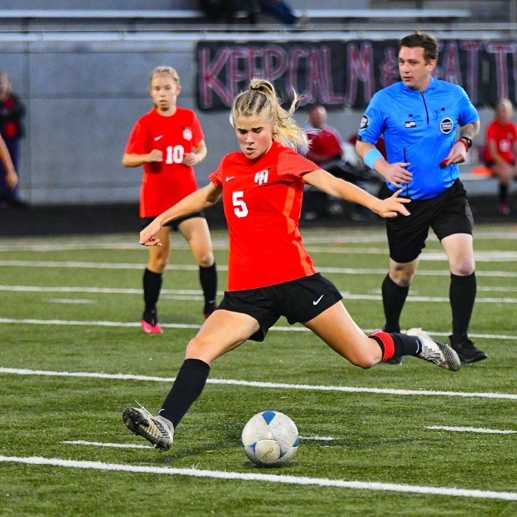 Maya Parman said missing out on going to state in 2019, the last year there was a state tournament, has motivated this year’s Camas Papermakers. Photo courtesy Kris Cavin