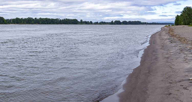 A 30-year-old Hillsboro, Oregon man drowned in the Columbia River near Frenchman’s Bar Monday