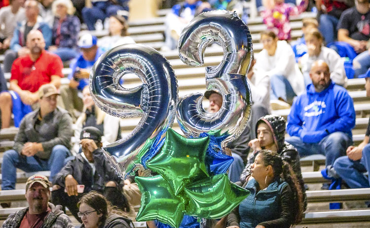 Balloons to let everyone know the Mountain View High School Class of 93 was in the building for its reunion at McKenzie Stadium. Photo by Mike Schultz