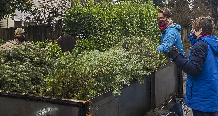 When it’s time to undeck the halls, Clark County Public Health urges residents to recycle their Christmas trees, rather than sending them to the landfill.