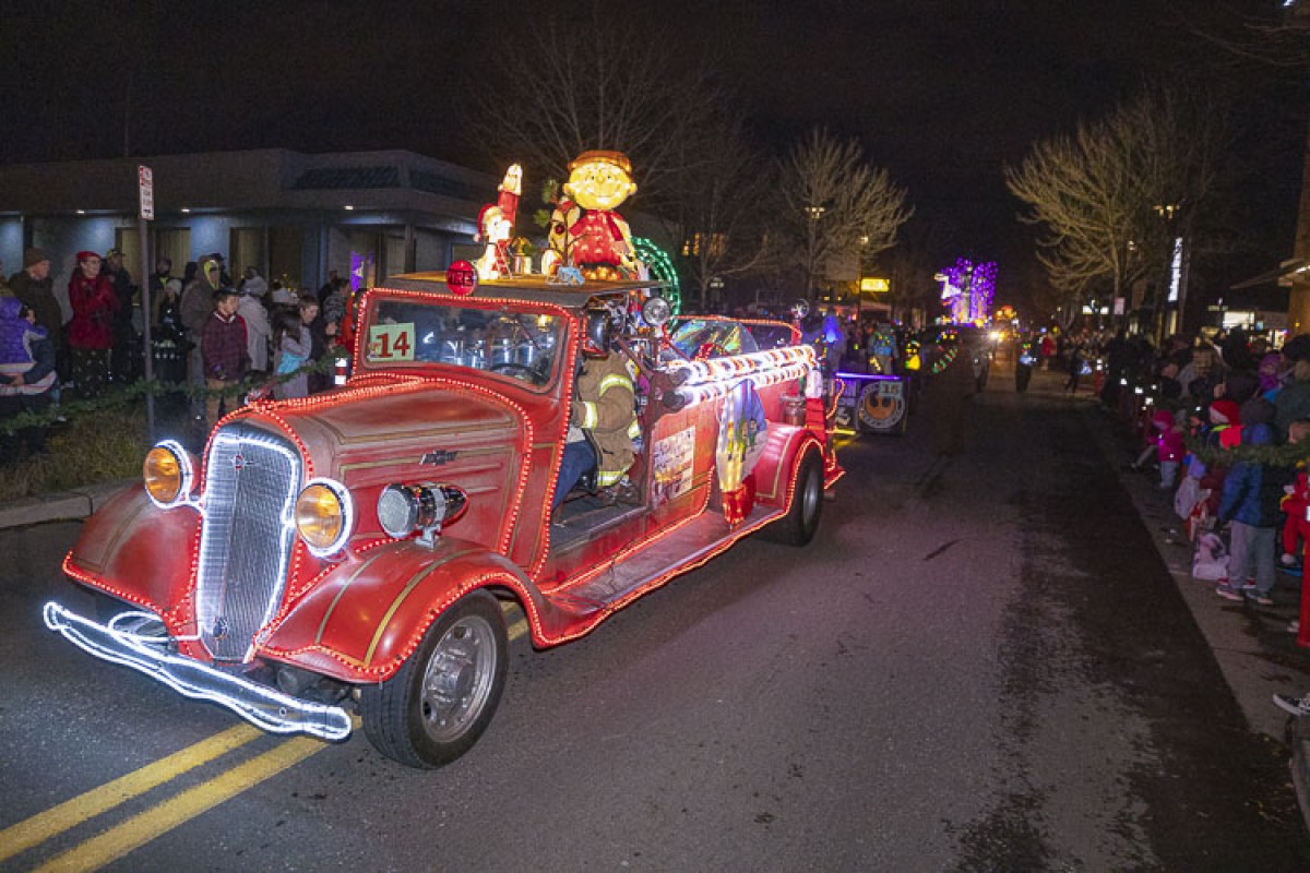 Washougal residents attend Lighted Christmas Parade and Tree Lighting