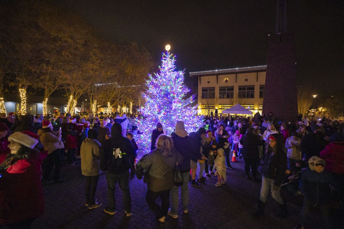 Washougal residents attend Lighted Christmas Parade and Tree Lighting