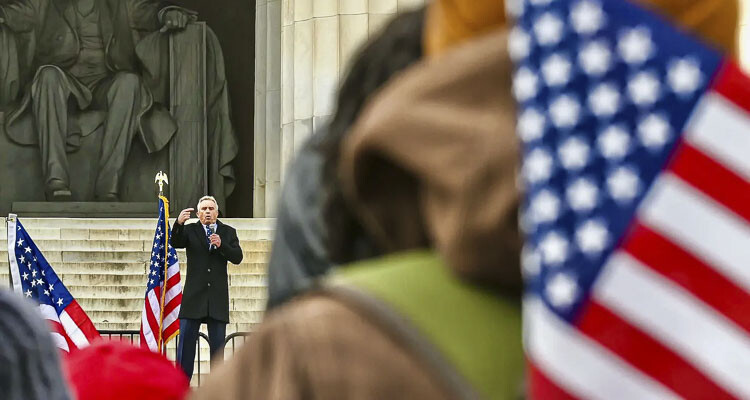 RFK Jr. Speaking From The Steps Of The Lincoln Memorial. Photo courtesy Report From Planet Earth