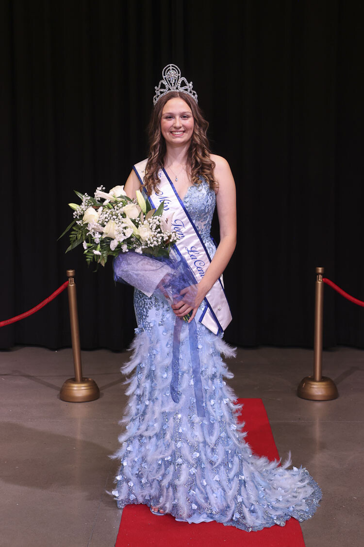 Kylee Mills is Miss Teen La Center after impressing judges with her belief in community service, leadership, and more. She also is inspired by her mother, Alexis, who is battling cancer. Photo courtesy Sheri Backous