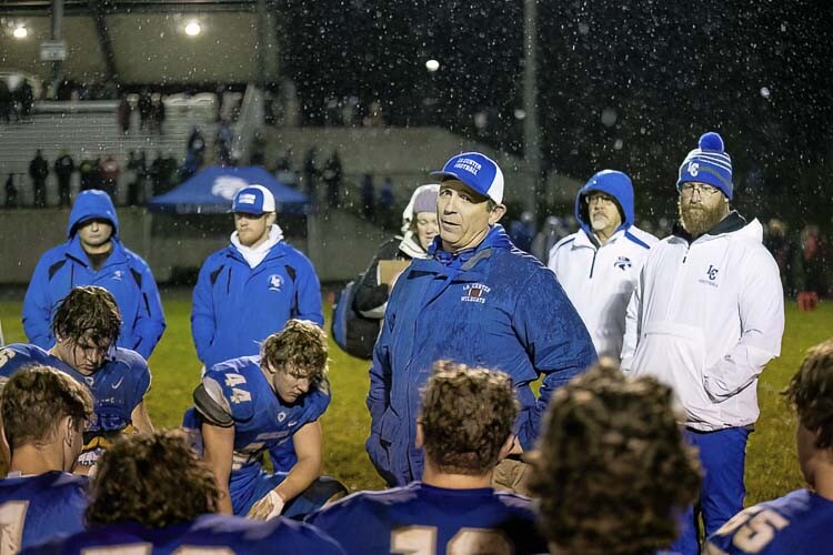 La Center coach John Lambert addresses his team after Friday’s loss to Omak. Lambert said this year’s team will be celebrated, but he also is already looking forward to 2024. Photo by Mike Schultz
