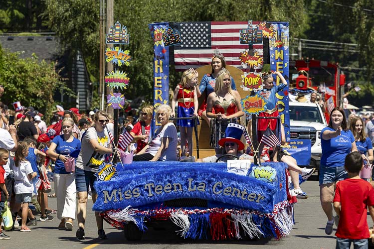 Friendly neighbors from La Center showed up to support Ridgefield’s Fourth of July parade. Photo by Mike Schultz