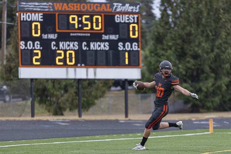 Harrison DeShazer of Washougal, shown here last year on offense, is also a beast on defense, and an Idaho commit. Photo by Mike Schultz