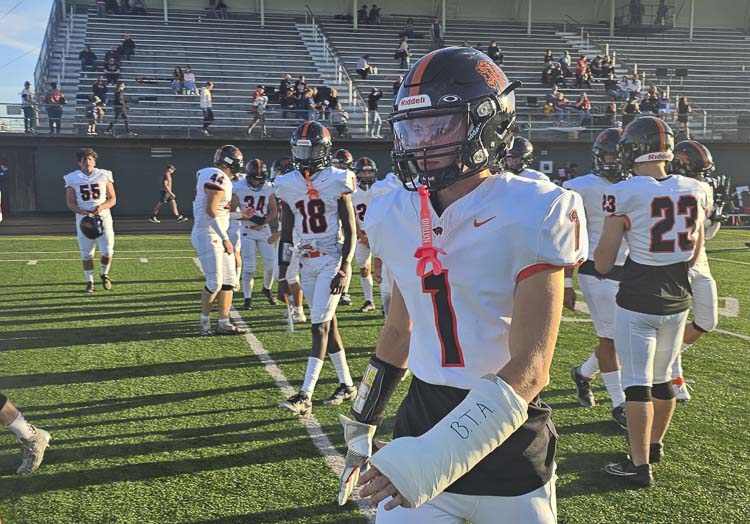 Battle Ground’s Owen Mereen showed a lot of heart, playing with a broken hand. He caught a touchdown pass Friday night, as well. Photo by Paul Valencia