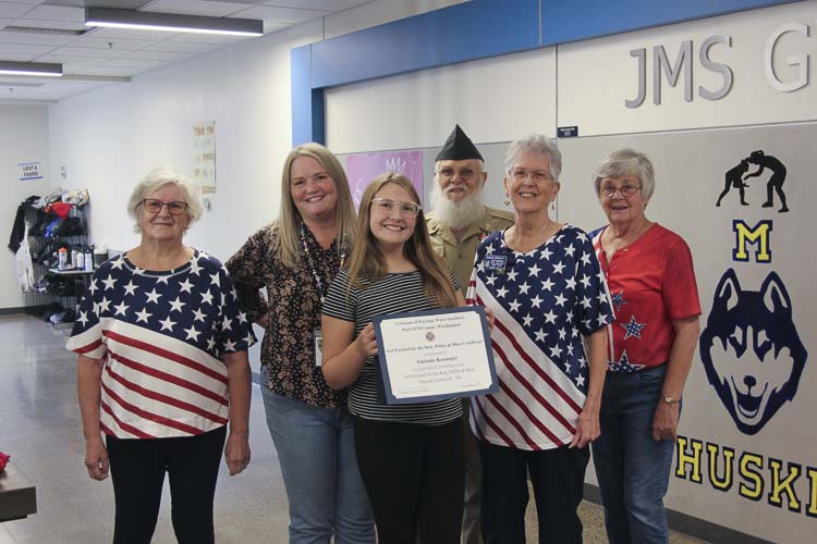 Jemtegaard student Adelaide Kessinger awarded VFW auxiliary award. Photo courtesy Washougal School District