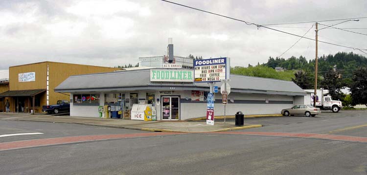 A blast from the past: Al & Ernie’s Foodliner served the Battle Ground community for years, and its spirit lives on in the newly opened bakery cafe. Photo courtesy https://www.loopnet.com